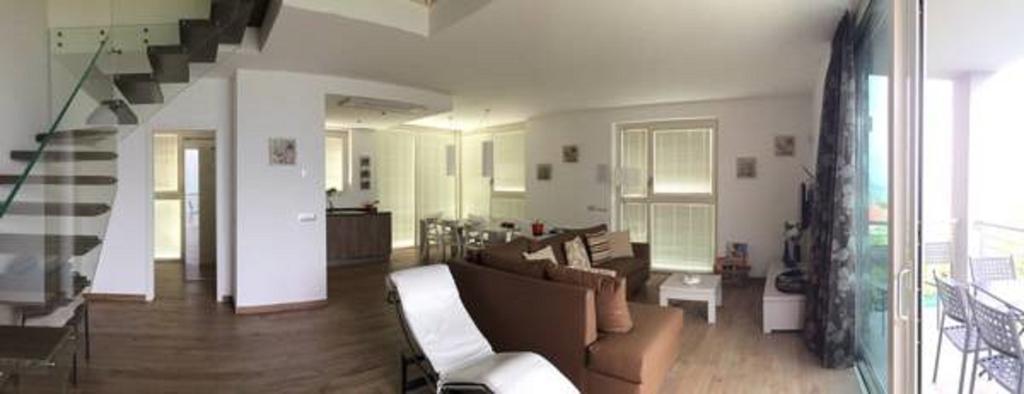 梅泽格拉Residenza Simona公寓 外观 照片